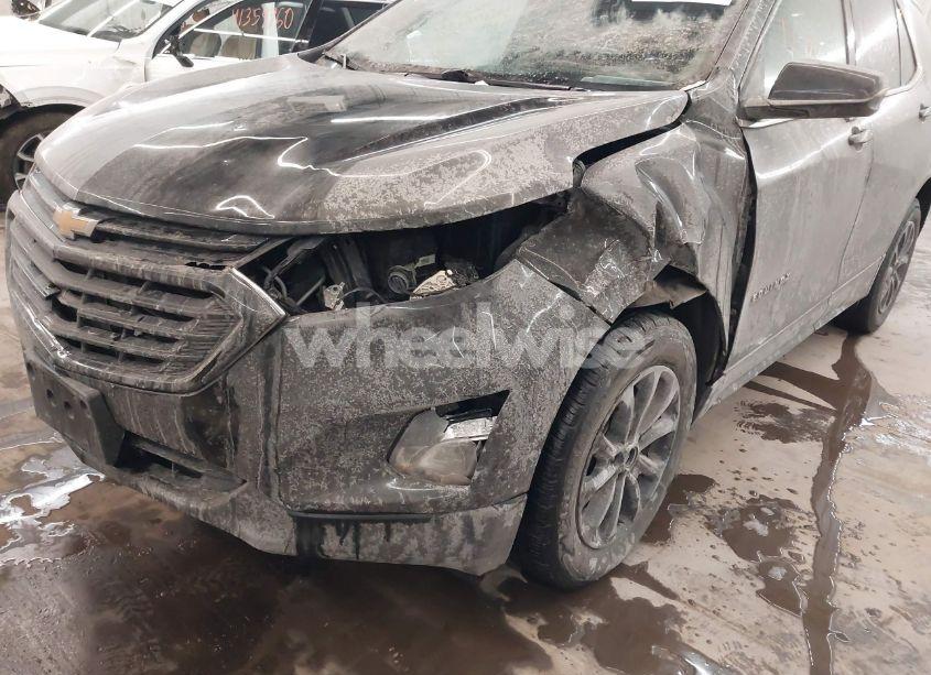 Photo 6 of 2018 Chevrolet Equinox LT (VIN 2GNAXSEV8J6136585)