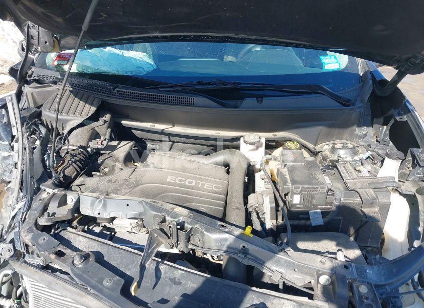 Photo 10 of 2018 Chevrolet Equinox LT (VIN 2GNAXSEV8J6215612)