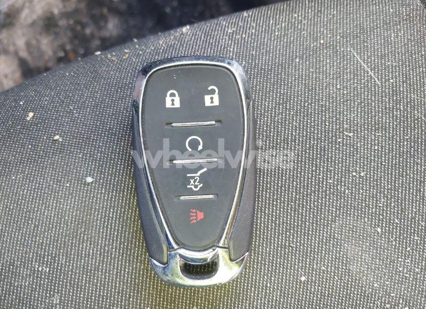 Photo 11 of 2018 Chevrolet Equinox LT (VIN 2GNAXSEV8J6215612)