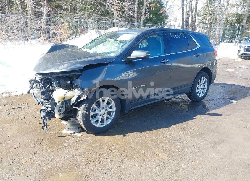 Photo 2 of 2018 Chevrolet Equinox LT (VIN 2GNAXSEV8J6215612)