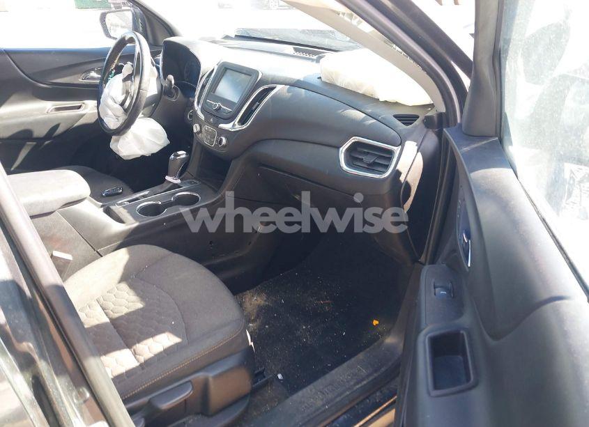 Photo 5 of 2018 Chevrolet Equinox LT (VIN 2GNAXSEV8J6215612)