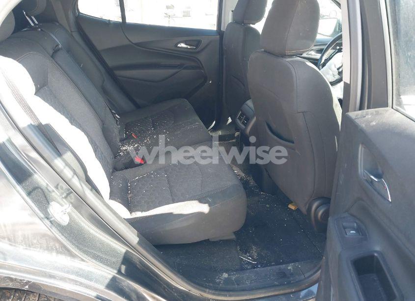 Photo 8 of 2018 Chevrolet Equinox LT (VIN 2GNAXSEV8J6215612)