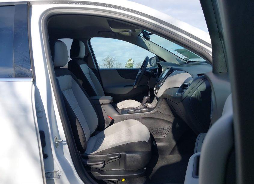 Photo 5 of 2018 Chevrolet Equinox LT (VIN 2GNAXSEV8J6230742)