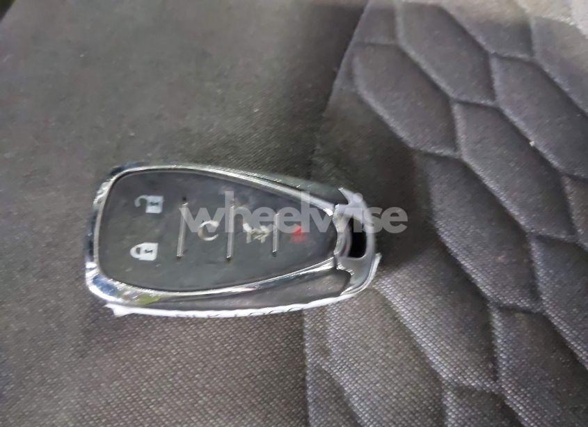 Photo 11 of 2018 Chevrolet Equinox LT (VIN 2GNAXSEV8J6235584)