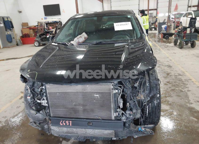 Photo 12 of 2018 Chevrolet Equinox LT (VIN 2GNAXSEV8J6235584)