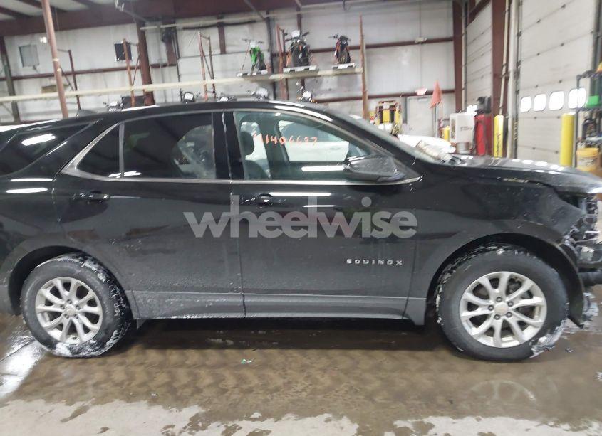 Photo 13 of 2018 Chevrolet Equinox LT (VIN 2GNAXSEV8J6235584)