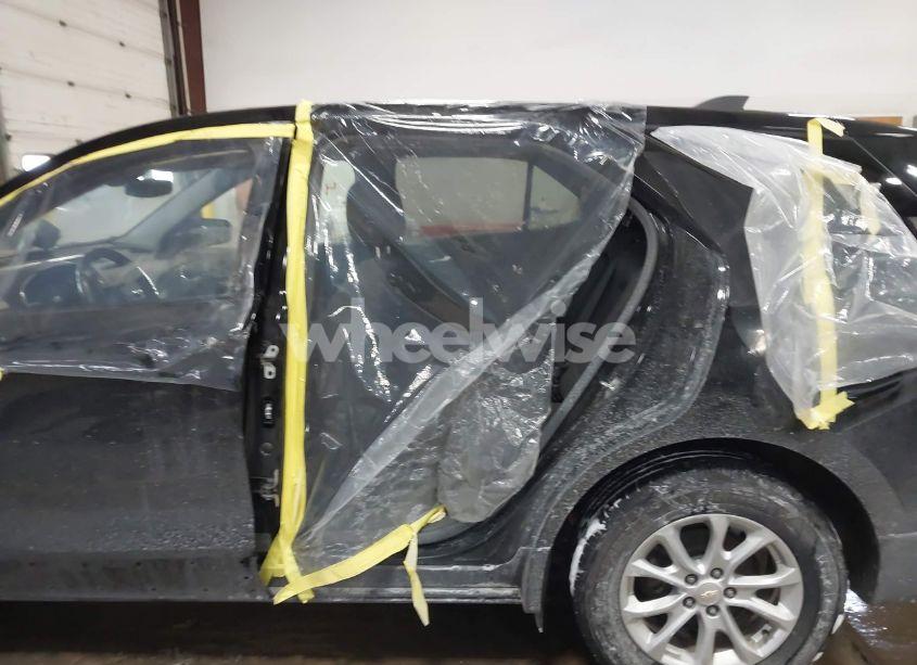 Photo 18 of 2018 Chevrolet Equinox LT (VIN 2GNAXSEV8J6235584)