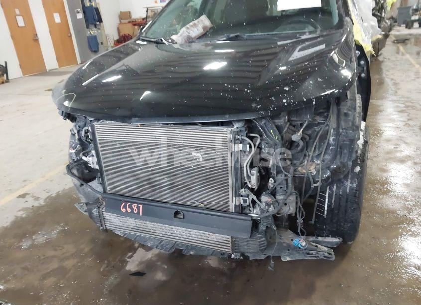 Photo 6 of 2018 Chevrolet Equinox LT (VIN 2GNAXSEV8J6235584)