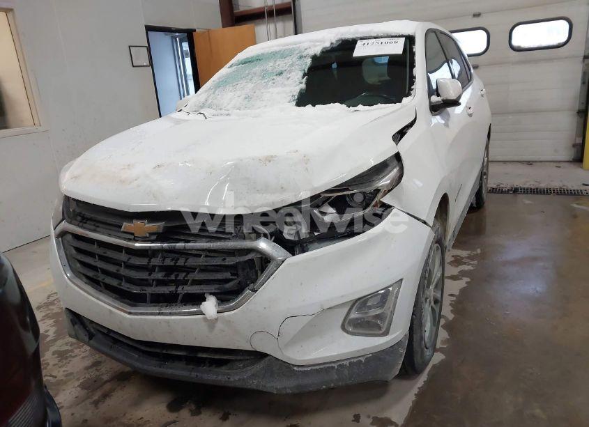 Photo 12 of 2018 Chevrolet Equinox LT (VIN 2GNAXSEV8J6252031)