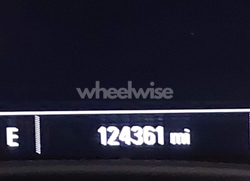 Photo 15 of 2018 Chevrolet Equinox LT (VIN 2GNAXSEV8J6252031)