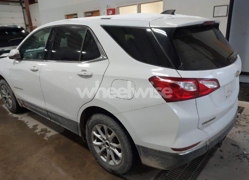 Photo 3 of 2018 Chevrolet Equinox LT (VIN 2GNAXSEV8J6252031)