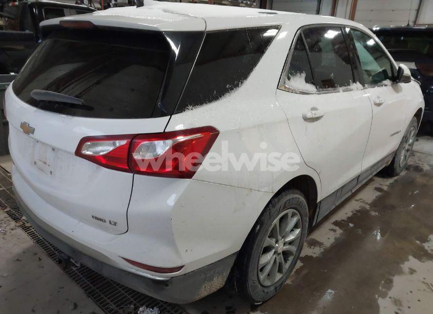 Photo 4 of 2018 Chevrolet Equinox LT (VIN 2GNAXSEV8J6252031)