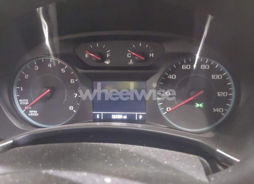 Photo 7 of 2018 Chevrolet Equinox LT (VIN 2GNAXSEV8J6252031)