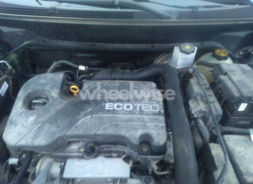 Photo 10 of 2018 Chevrolet Equinox LT (VIN 2GNAXSEV8J6273266)