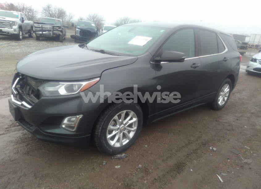 Photo 2 of 2018 Chevrolet Equinox LT (VIN 2GNAXSEV8J6273266)