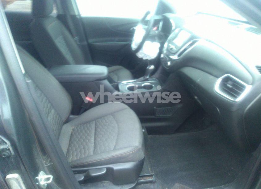 Photo 5 of 2018 Chevrolet Equinox LT (VIN 2GNAXSEV8J6273266)