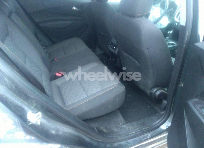 Photo 8 of 2018 Chevrolet Equinox LT (VIN 2GNAXSEV8J6273266)