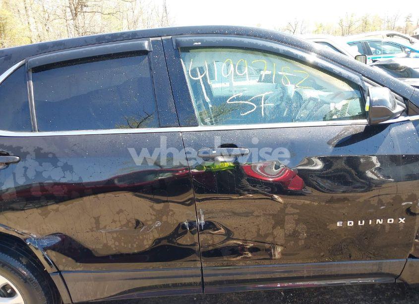 Photo 13 of 2018 Chevrolet Equinox LT (VIN 2GNAXSEV8J6288933)