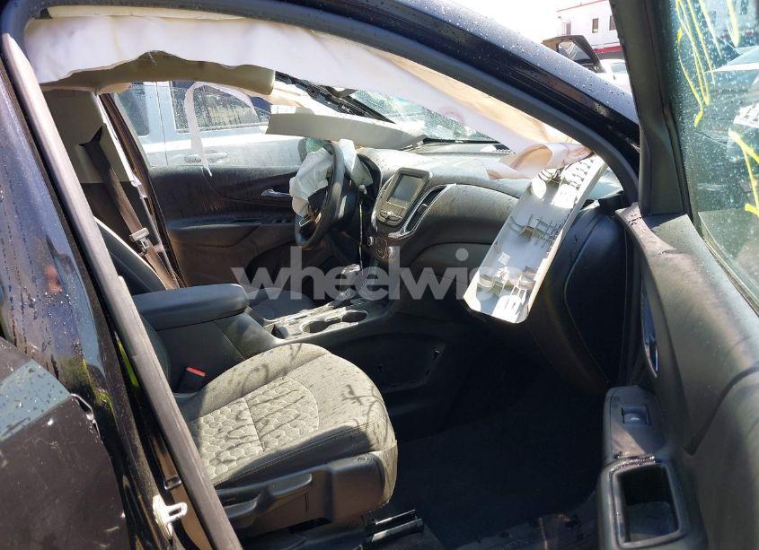 Photo 5 of 2018 Chevrolet Equinox LT (VIN 2GNAXSEV8J6288933)