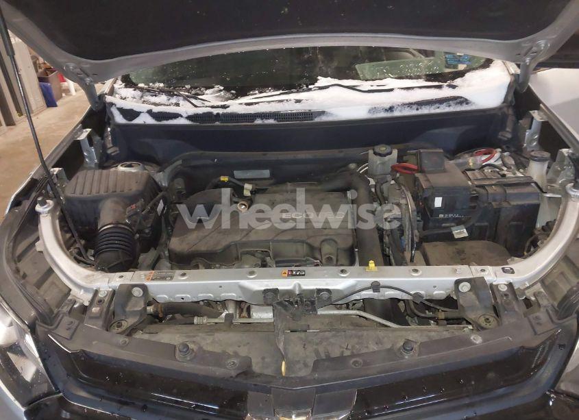 Photo 10 of 2018 Chevrolet Equinox LT (VIN 2GNAXSEV8J6305679)