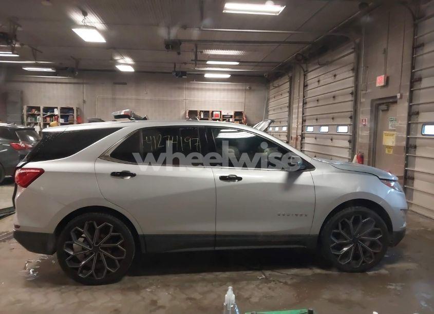 Photo 13 of 2018 Chevrolet Equinox LT (VIN 2GNAXSEV8J6305679)