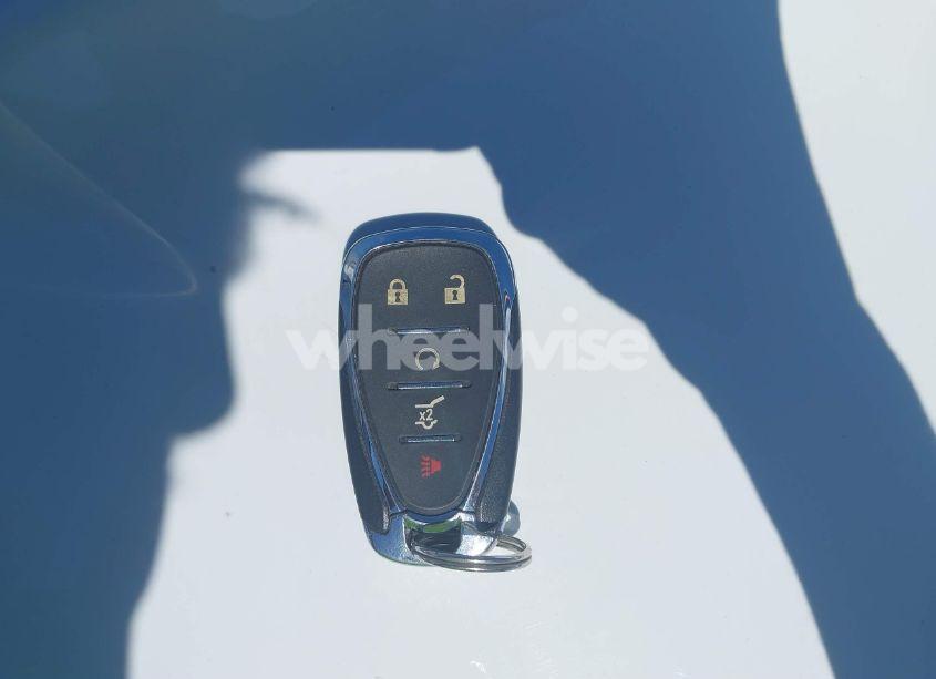 Photo 11 of 2018 Chevrolet Equinox LT (VIN 2GNAXSEV8J6323518)