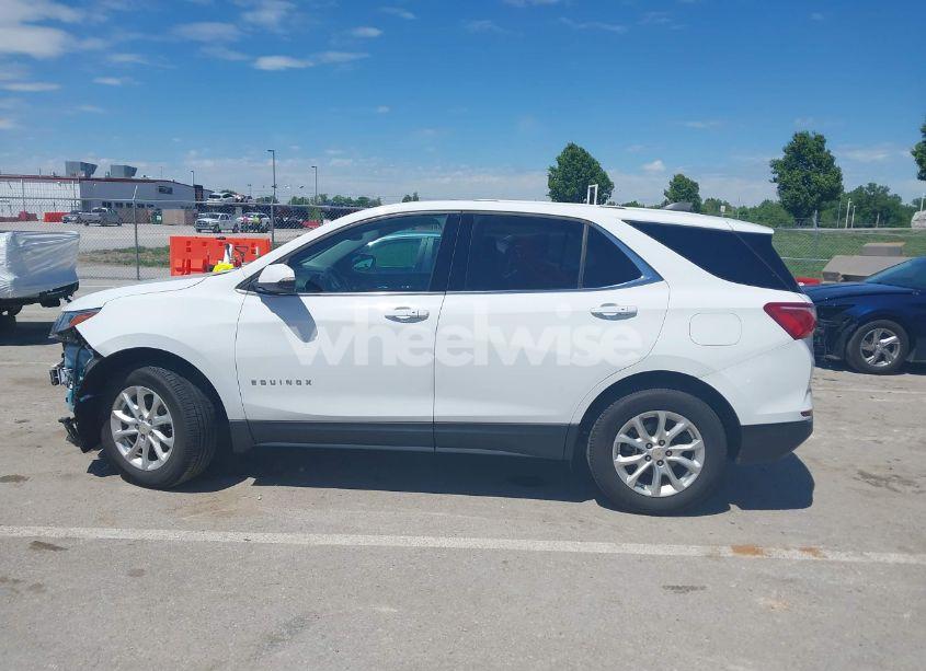 Photo 15 of 2018 Chevrolet Equinox LT (VIN 2GNAXSEV8J6323518)