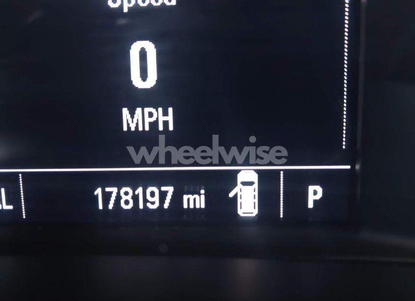 Photo 16 of 2018 Chevrolet Equinox LT (VIN 2GNAXSEV8J6323518)