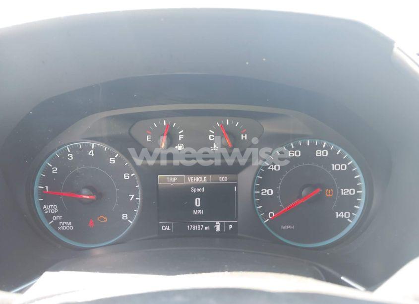 Photo 7 of 2018 Chevrolet Equinox LT (VIN 2GNAXSEV8J6323518)