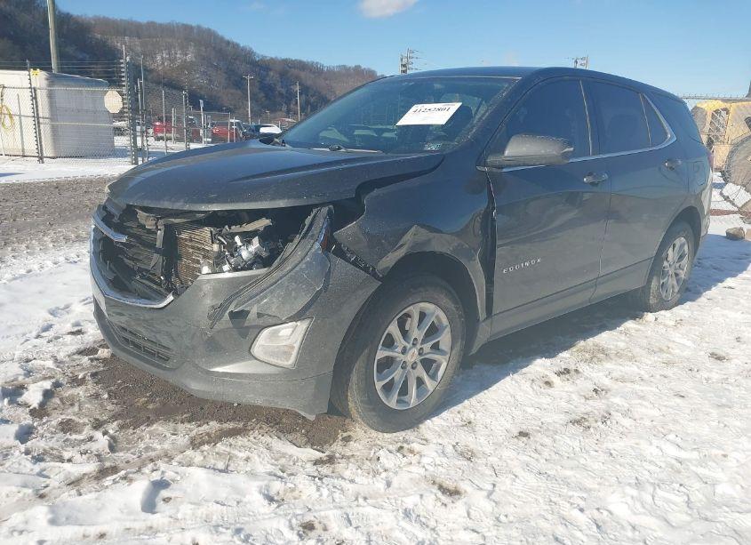 Photo 2 of 2018 Chevrolet Equinox LT (VIN 2GNAXSEV8J6349097)