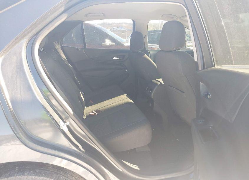 Photo 8 of 2018 Chevrolet Equinox LT (VIN 2GNAXSEV8J6349097)