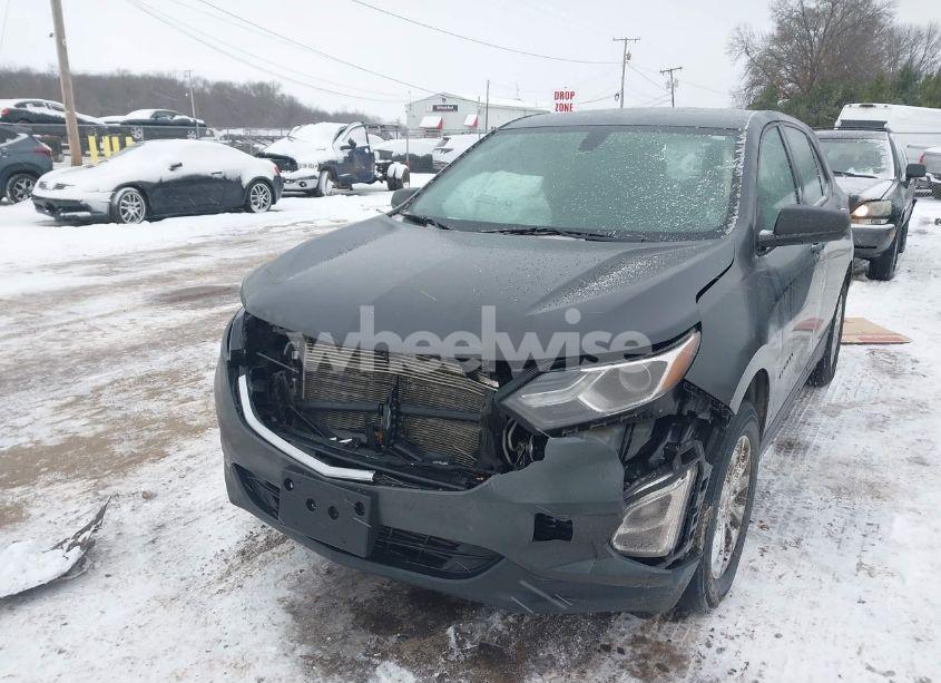 Photo 2 of 2019 Chevrolet Equinox LS (VIN 2GNAXSEV8K6117021)