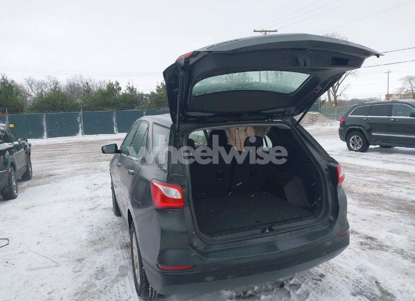 Photo 3 of 2019 Chevrolet Equinox LS (VIN 2GNAXSEV8K6117021)