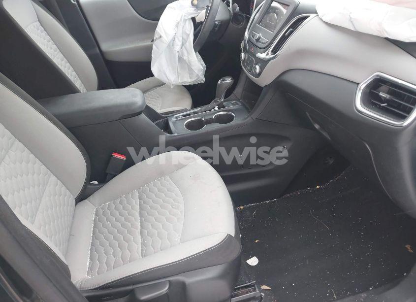 Photo 5 of 2019 Chevrolet Equinox LS (VIN 2GNAXSEV8K6117021)