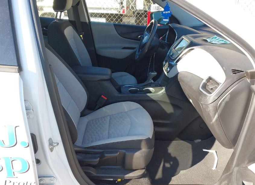 Photo 5 of 2019 Chevrolet Equinox LS (VIN 2GNAXSEV8K6194519)