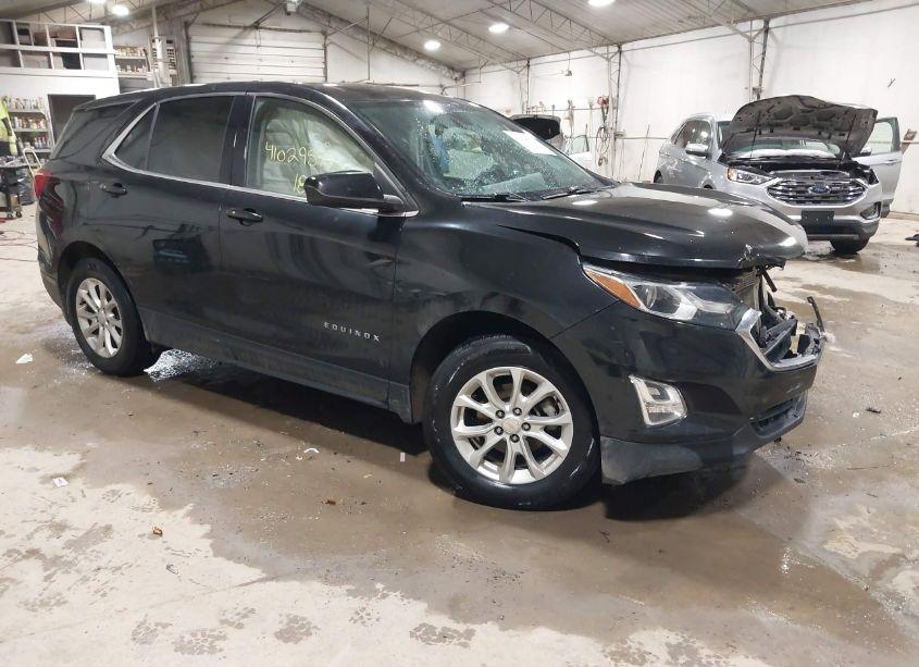 2018 Chevrolet Equinox LT (VIN 2GNAXSEV9J6157297) main photo