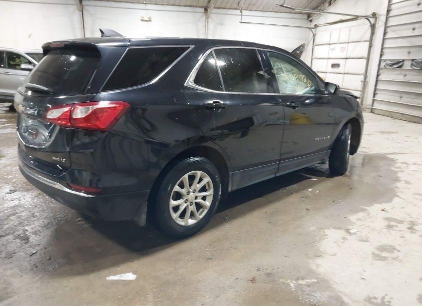 Photo 4 of 2018 Chevrolet Equinox LT (VIN 2GNAXSEV9J6157297)