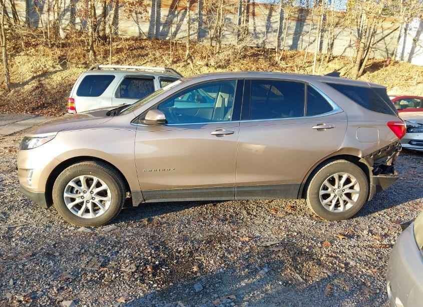 Photo 14 of 2018 Chevrolet Equinox LT (VIN 2GNAXSEV9J6332695)