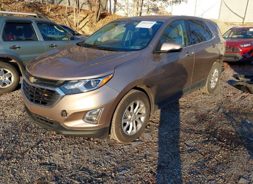 Photo 2 of 2018 Chevrolet Equinox LT (VIN 2GNAXSEV9J6332695)