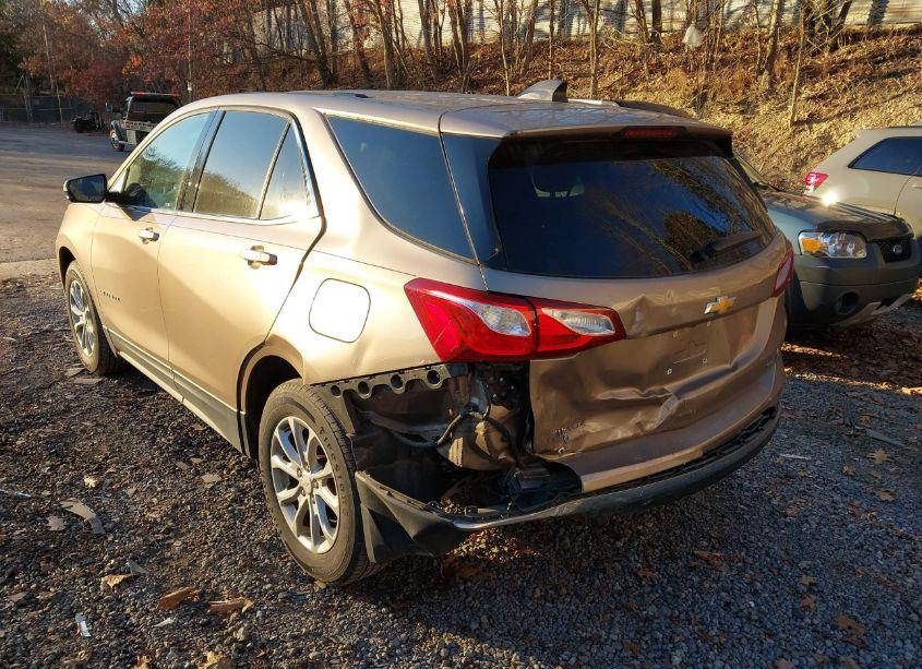 Photo 3 of 2018 Chevrolet Equinox LT (VIN 2GNAXSEV9J6332695)