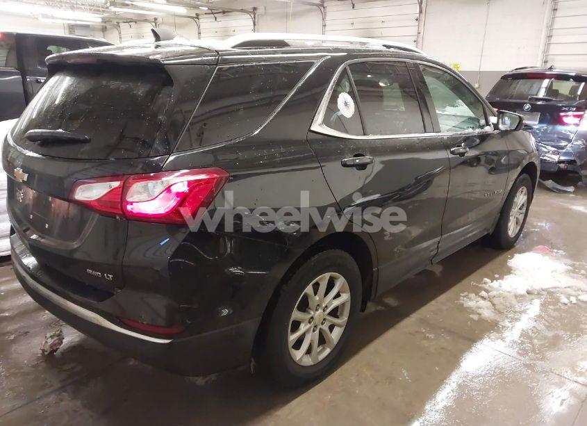 Photo 4 of 2018 Chevrolet Equinox LT (VIN 2GNAXSEV9J6333491)