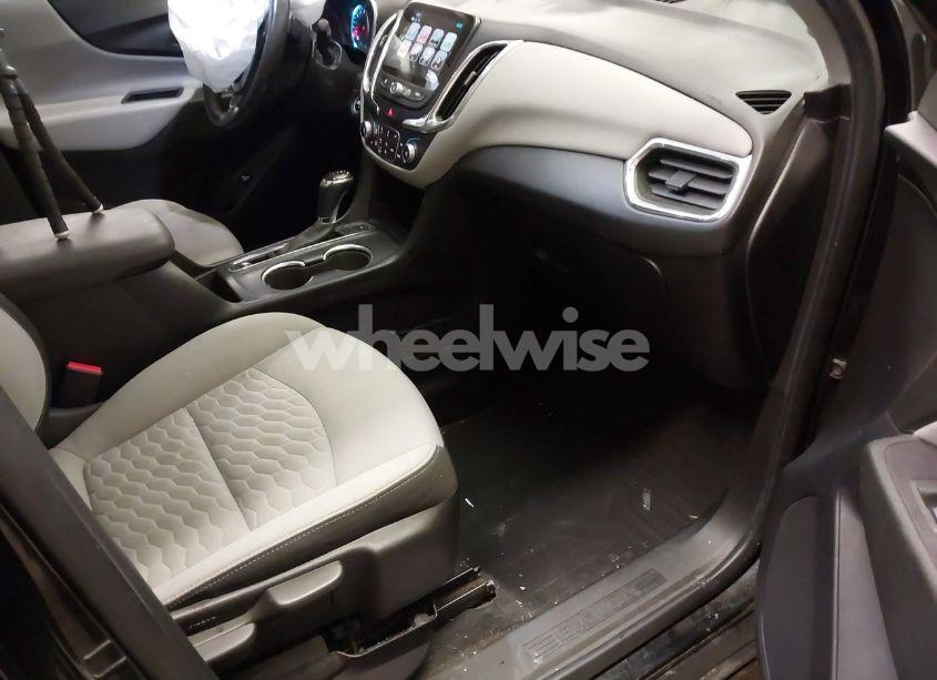 Photo 5 of 2018 Chevrolet Equinox LT (VIN 2GNAXSEV9J6333491)