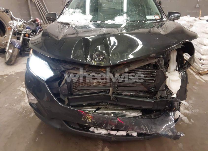 Photo 6 of 2018 Chevrolet Equinox LT (VIN 2GNAXSEV9J6333491)