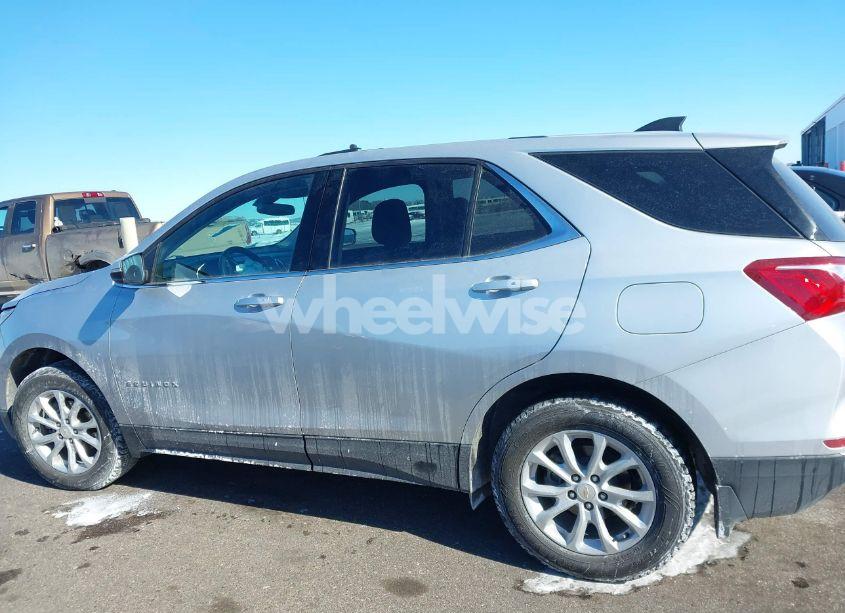 Photo 14 of 2018 Chevrolet Equinox LT (VIN 2GNAXSEV9J6350260)