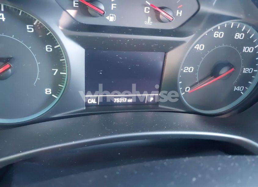 Photo 15 of 2018 Chevrolet Equinox LT (VIN 2GNAXSEV9J6350260)