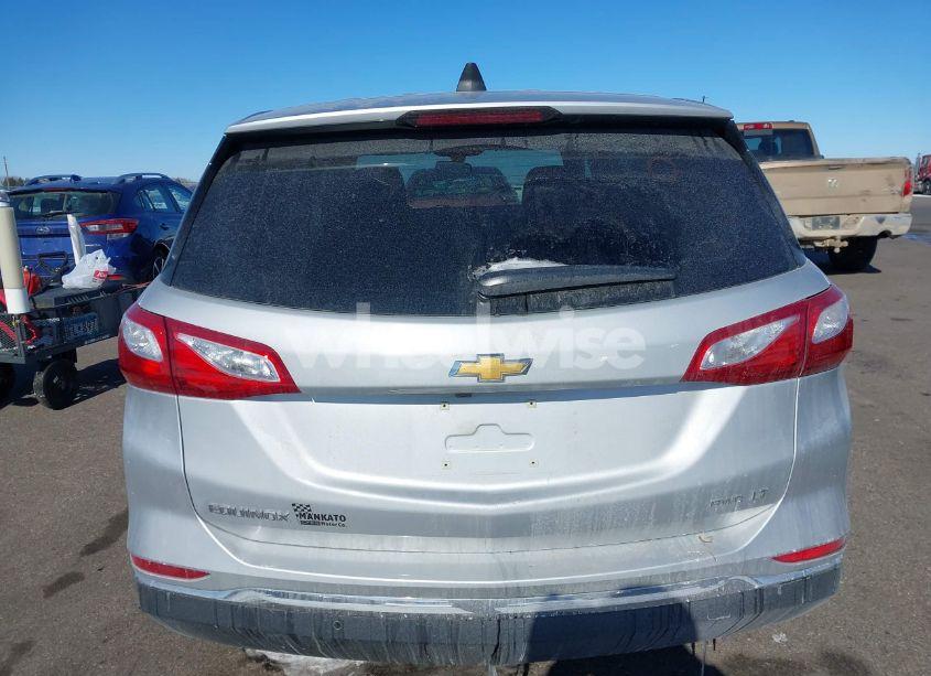 Photo 16 of 2018 Chevrolet Equinox LT (VIN 2GNAXSEV9J6350260)