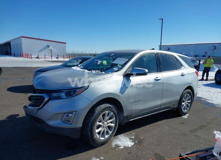 Photo 2 of 2018 Chevrolet Equinox LT (VIN 2GNAXSEV9J6350260)