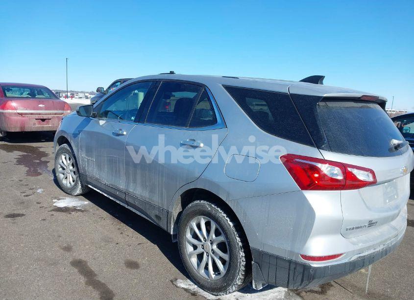 Photo 3 of 2018 Chevrolet Equinox LT (VIN 2GNAXSEV9J6350260)