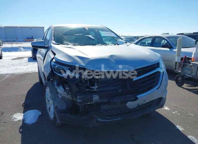 Photo 6 of 2018 Chevrolet Equinox LT (VIN 2GNAXSEV9J6350260)