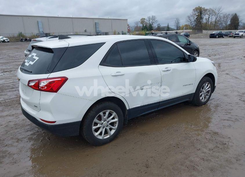 Photo 4 of 2019 Chevrolet Equinox LS (VIN 2GNAXSEV9K6138251)